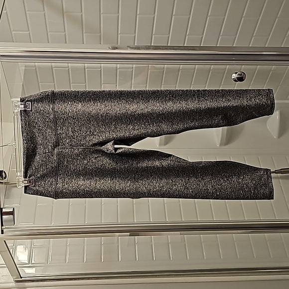 Lululemon High Rise Leggings. New, never worn. - Picture 3 of 9